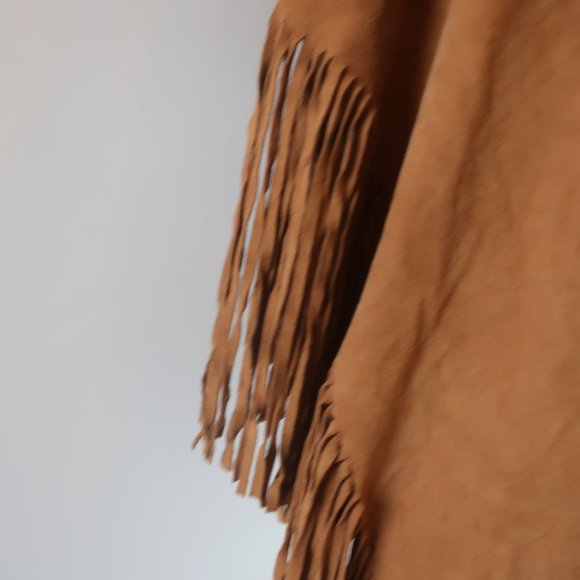 Shag Boutique Brown Faux Suede Fringe Shawl With Floral Design * - Picture 4 of 6